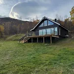In Scenic Surroundings בית נופש